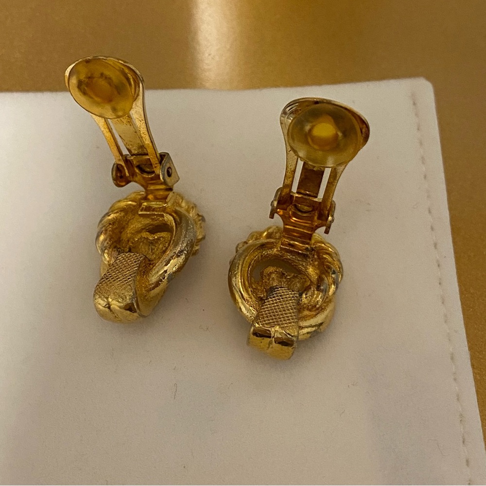 Vintage Elegant Signed Burberrys Gold Knot Earrings - Picture 8 of 8